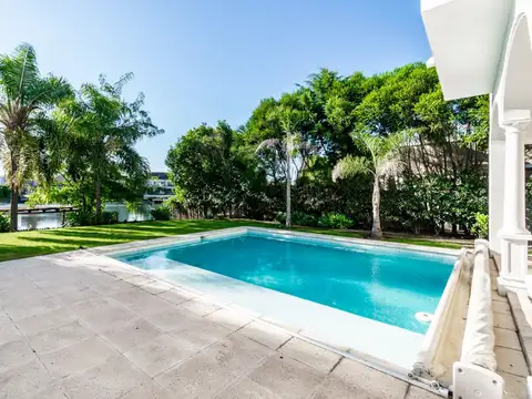 Casa 7 ambientes con 4 baños