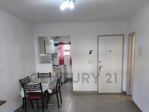 Carasa 3200, Piso 0