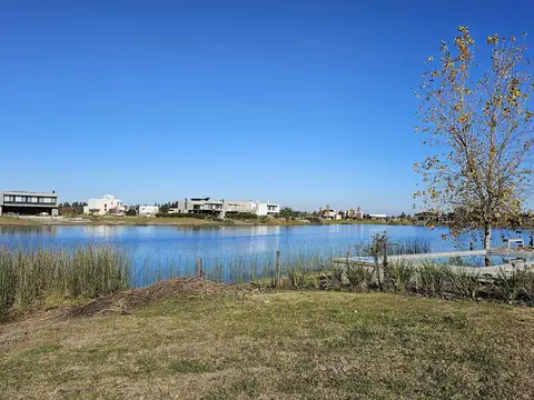 Lote a LA LAGUNA en la isla de Etapa 1 en venta en El Naudir Escobar