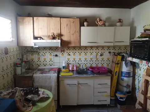 Casa 3 ambientes con 1 baño