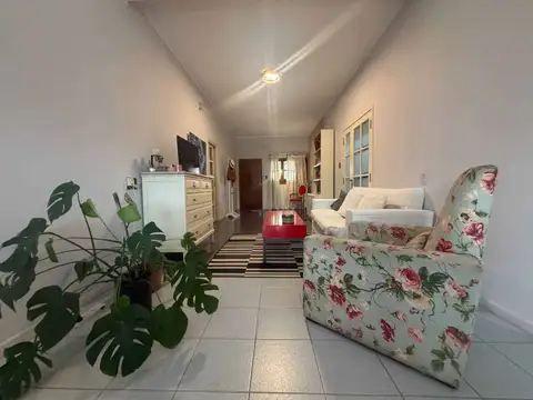 Casa 6 ambientes con 1 baño