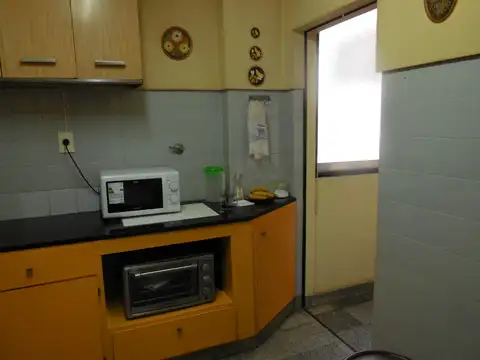 DEPARTAMENTO 3 AMBIENTES CFTE CON BALCON - COCHERA