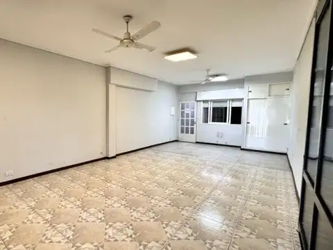 Oficina en Venta con 2 cocheras