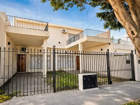 Venta DÚPLEX UNIFICADOS con JARDÍN + QUINCHO - Boulogne, San Isidro - SIN EXPENSAS | Apto Crédi...