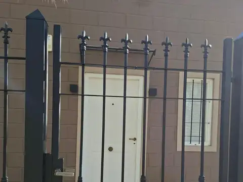 Casa en Alquiler - 2 Dormitorios 1 Baño - 168mts - La Plata