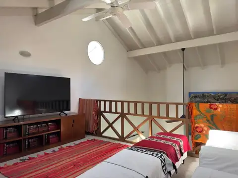 Espectacular casa con casa de huéspedes y lote opcional