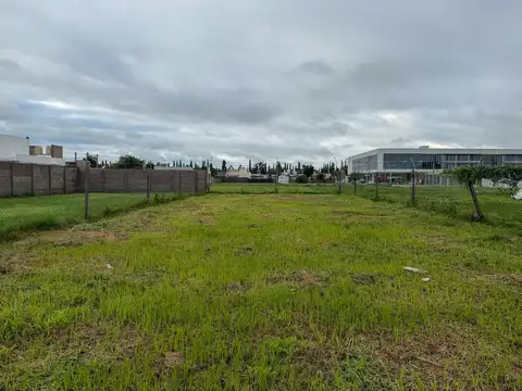 Terreno en Barrio Los Arces
