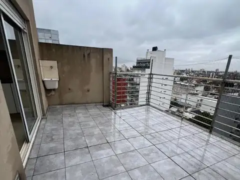 Alquiler Departamento 2 ambientes con balcón  en flores
