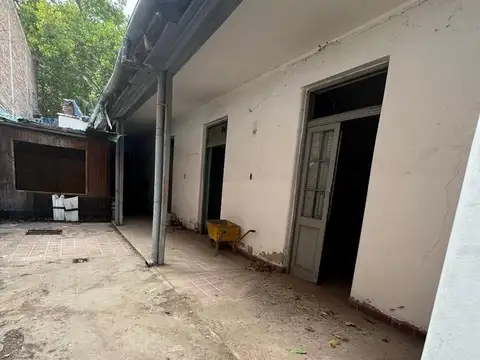 Casa 12 ambientes con 3 baños