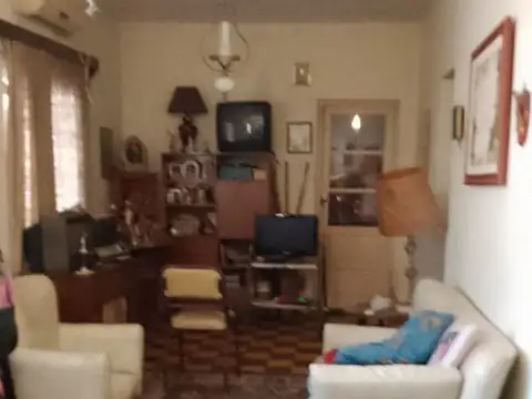 Casa 5 ambientes con 1 baño
