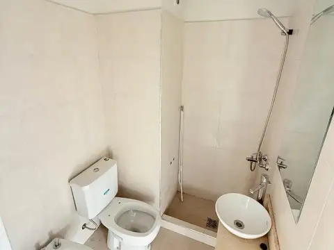 Casa 2 ambientes con 1 baño