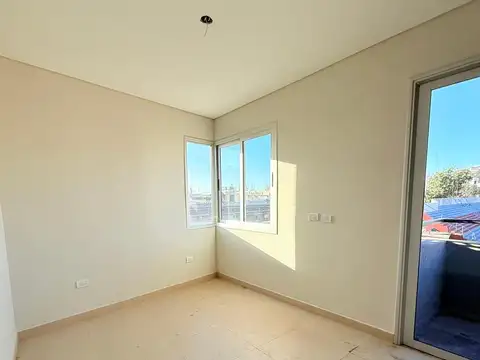 Casa en Venta Barrio Los Carolinos - Carrodilla