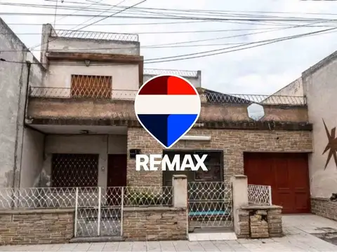 CASA 4 DORMITORIOS VENTA CON COCHERA MACROCENTRO