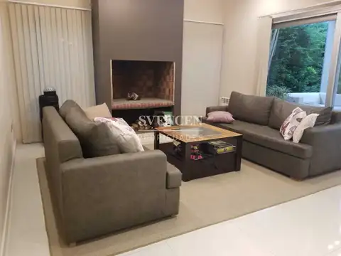 Casa en Venta en Berazategui, USD 450.000