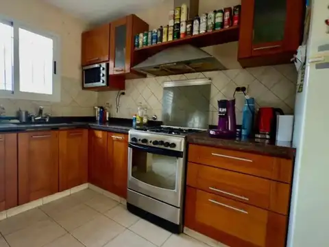 Casa 4 ambientes con 3 baños