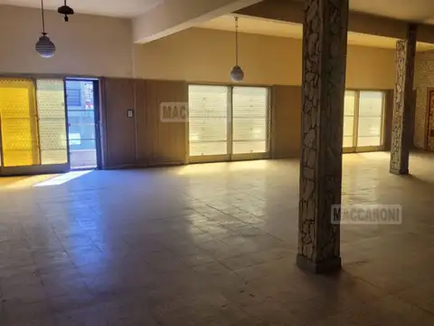Local - Venta - Argentina, La Matanza - LISANDRO DE LA TORRE 427