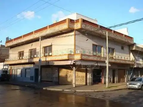 Local - Venta - Argentina, La Matanza - LISANDRO DE LA TORRE 427