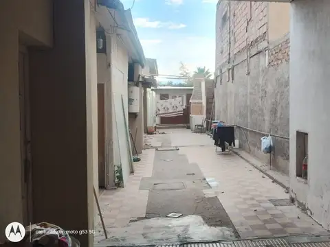 Casa 8 ambientes con 4 baños