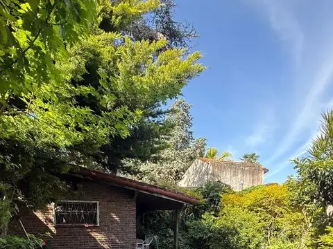 Casa en Venta con 3 cocheras