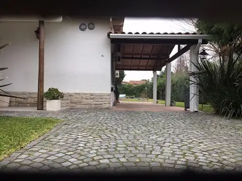 Cecilia Borja 100