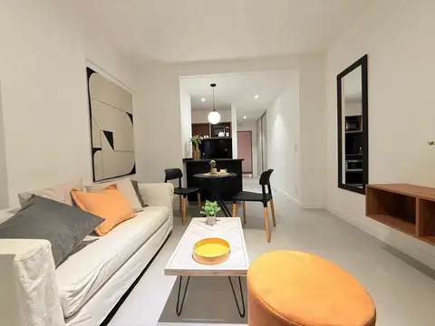 Avenida Hipólito Yrigoyen 700
