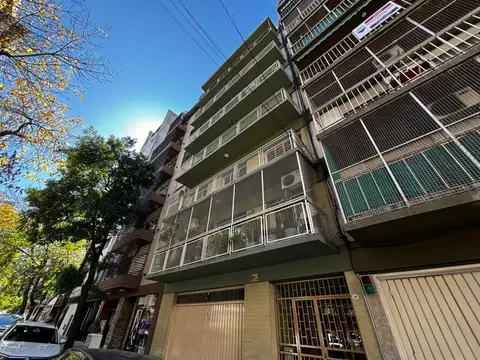 DEPARTAMENTO 3 AMB AL FRENTE C/GUARDACOCHE FLORES