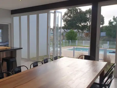 Casa en venta - 5 Dormitorios 5 Baños - Pinamar