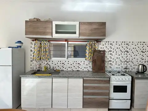 Casa 4 ambientes con 1 baño
