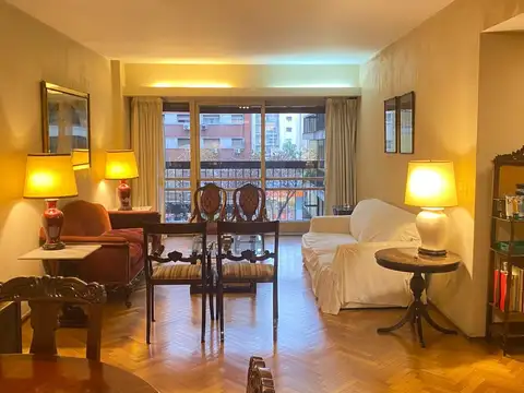 Venta Departamento de 4 ambientes en Recoleta con dependencia, cochera y baulera.