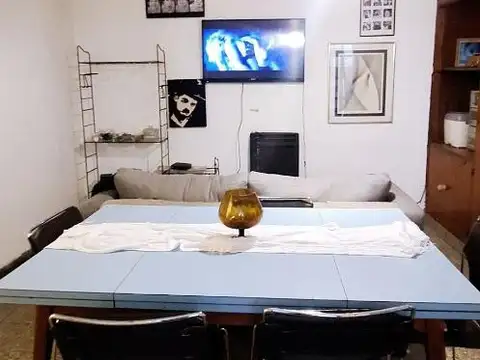 VENTA DE CASA 4 AMB LOTE CON AMPLITUD * A MTS DE LAS LOMITAS