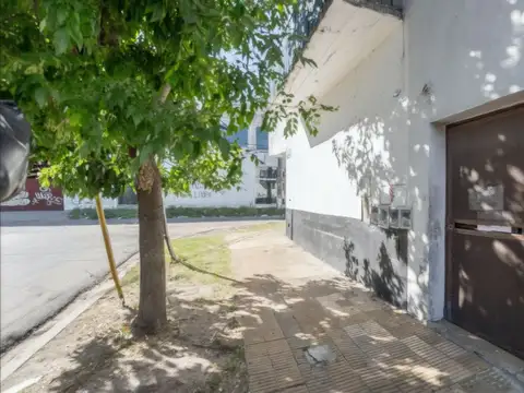 Departamento 2 ambientes San Justo primer piso