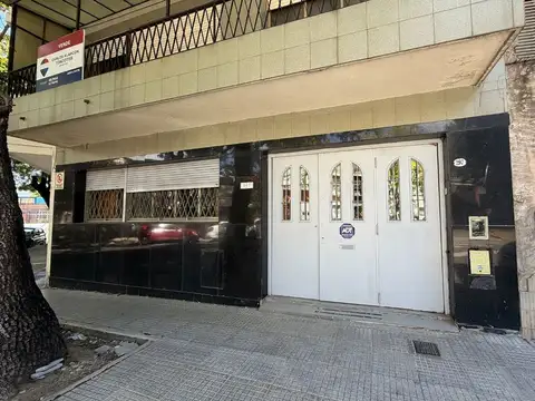 Casa 4 amb. Venta en P. Patricios -Cochera/Terraza