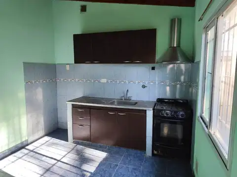 Departamento en Alquiler en Villa Gobernador Udaondo, $ 350.000