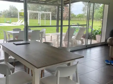 VENTA DE MODERNA  CHACRA EN BENQUERENCIA CLUB