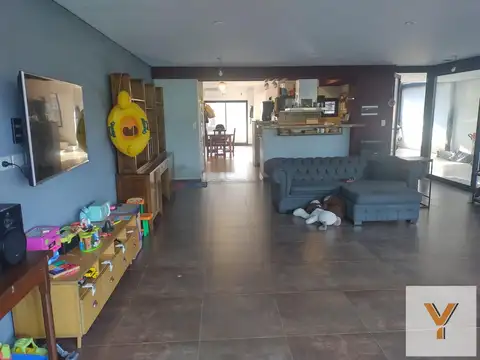 Casa 4 ambientes con 3 baños