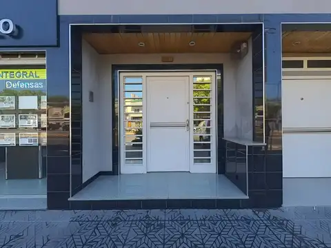 Casa de 2 plantas con ascensor, garage 2 autos y comodidades premium. Liniers, Capital Federal