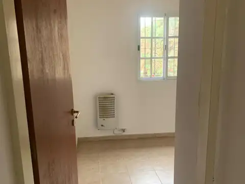 Casa en Alquiler con 1 cochera