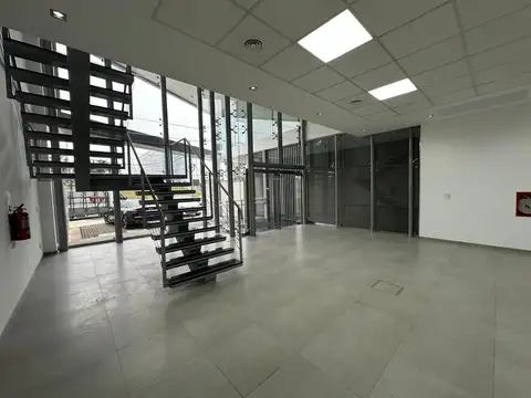 Excelente edificio a estrenar - 1200 m2 - 15 cocheras - Local comercial   Oficinas.