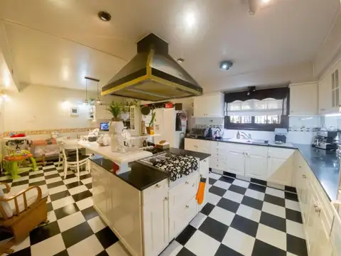 Casa en Venta en Castelar, USD 330.000