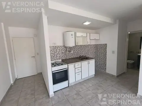 Departamento de dos ambientes en alquiler, Morón. Excelente ubicación.
