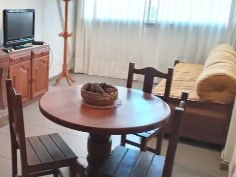 Montañeses 2100, Piso 8