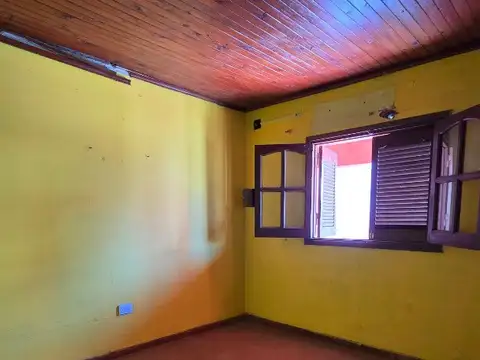 CASA RECICLAR/DEMOLER A METROS HOSPITAL