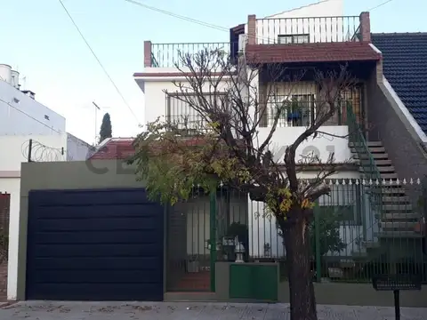 Venta casa multifamiliar en Villa Ballester acepta permuta