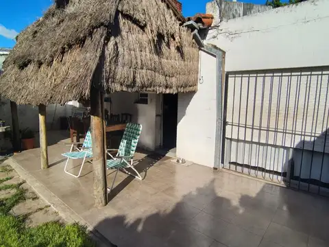 CASA EN VENTA EN PERGAMINO CON PILETA
