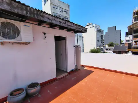 2amb por escalera con tza Departamento tipo casa en alquiler en Urquiza R