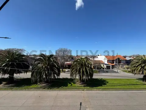 Jara 300, Piso 0