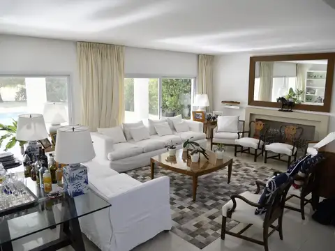 Casa 5 ambientes con 3 baños