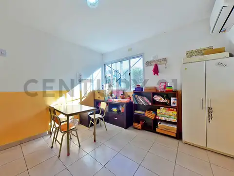 Casa 10 ambientes con 4 baños