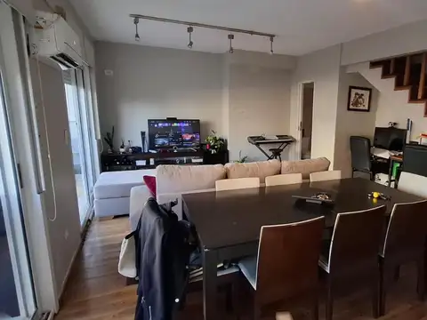 Juan Carlos Cruz 1800, Piso 3