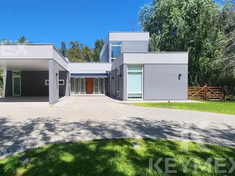 VENTA CASA MIRALAGOS  4 DORMITORIOS